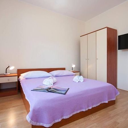 Family Apartments & Rooms Mikelin Primošten Εξωτερικό φωτογραφία