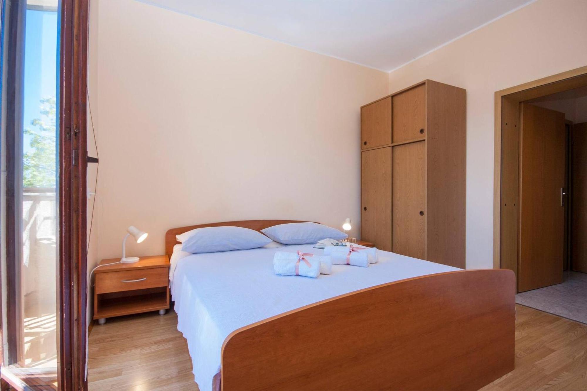 Family Apartments & Rooms Mikelin Primošten Εξωτερικό φωτογραφία