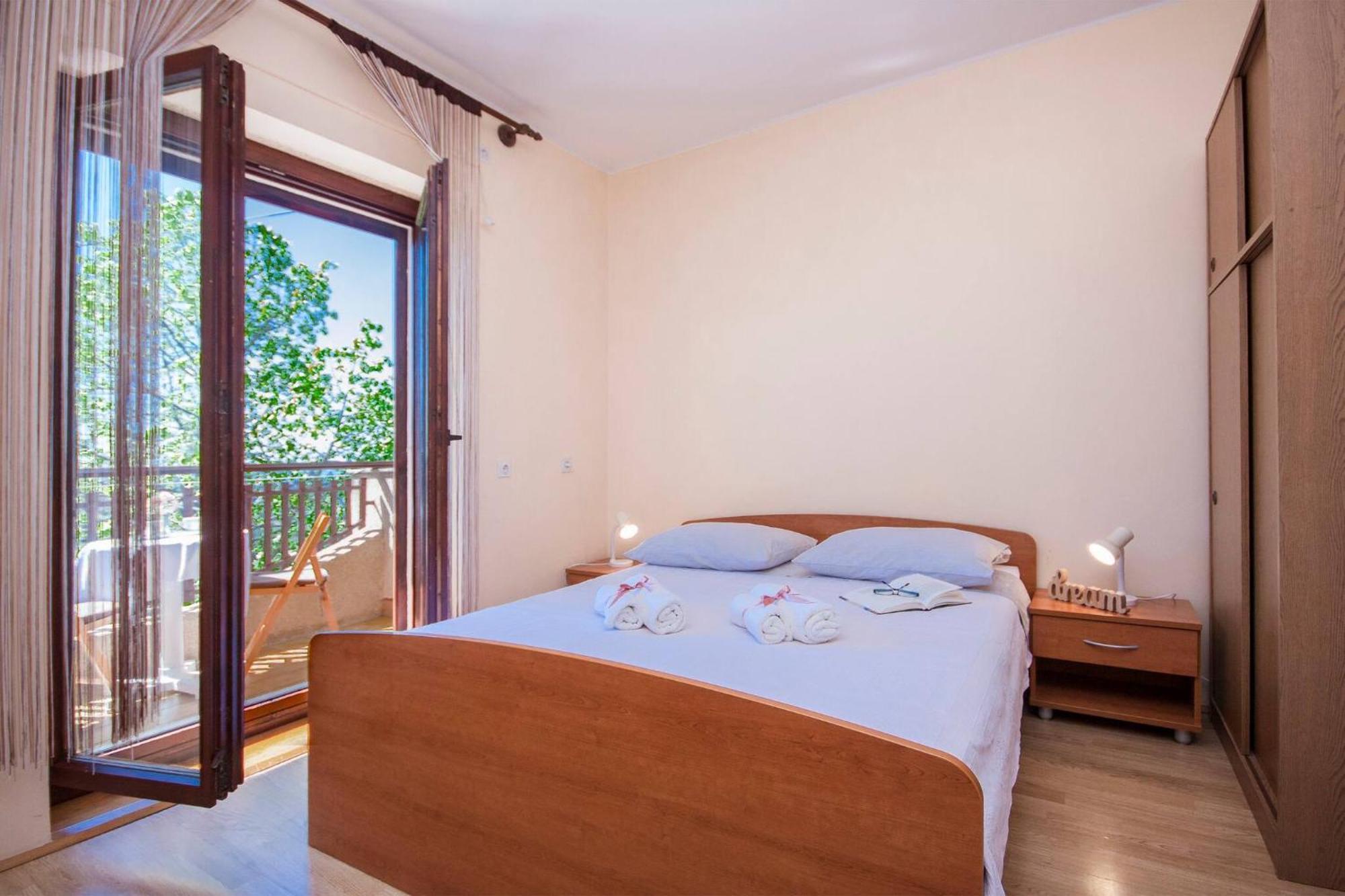 Family Apartments & Rooms Mikelin Primošten Εξωτερικό φωτογραφία