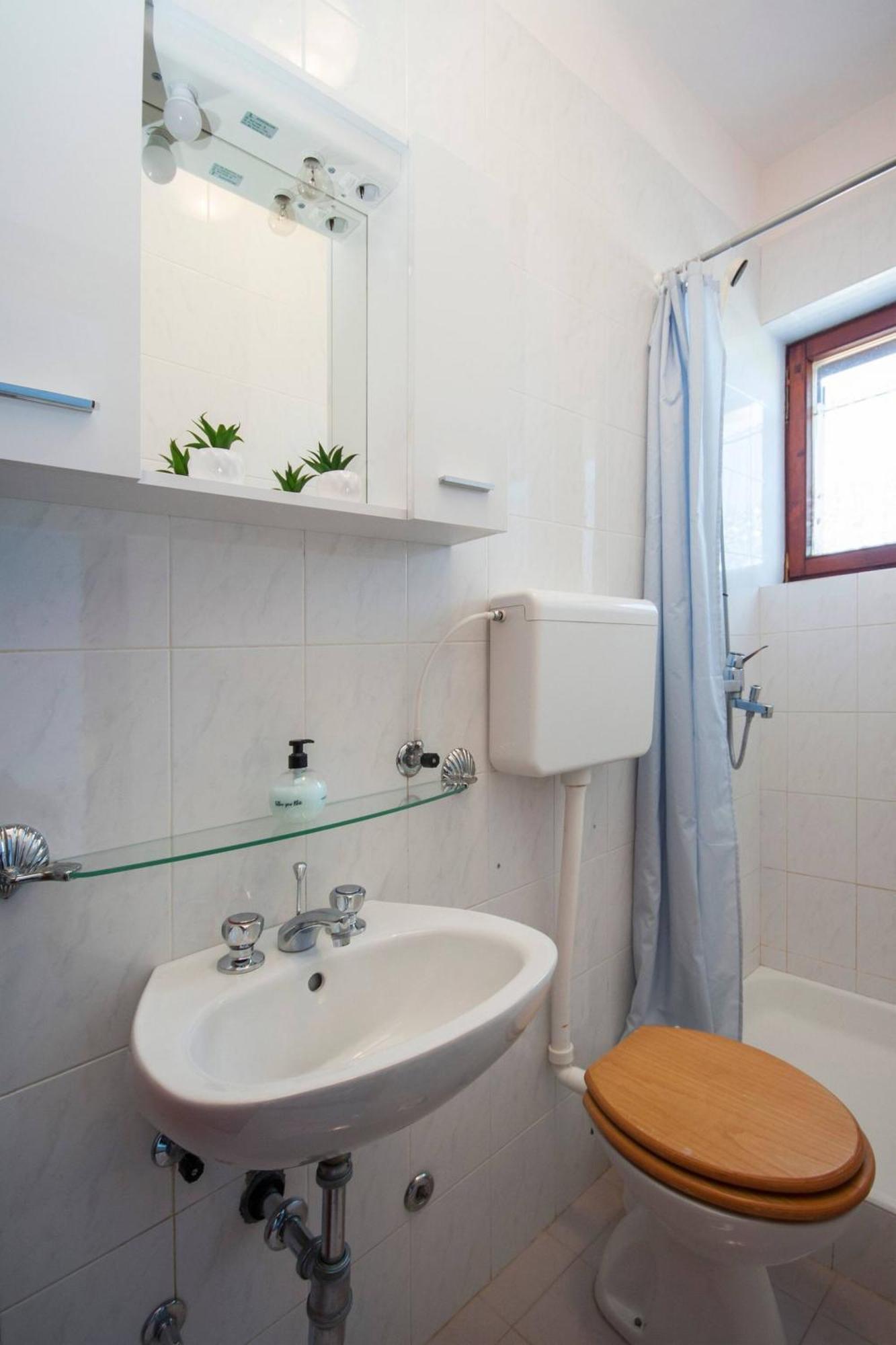 Family Apartments & Rooms Mikelin Primošten Εξωτερικό φωτογραφία