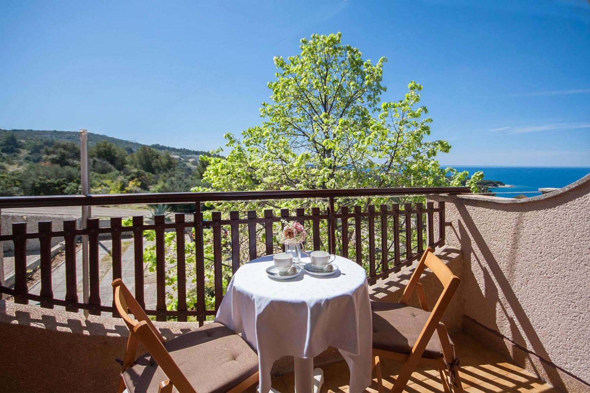Family Apartments & Rooms Mikelin Primošten Εξωτερικό φωτογραφία