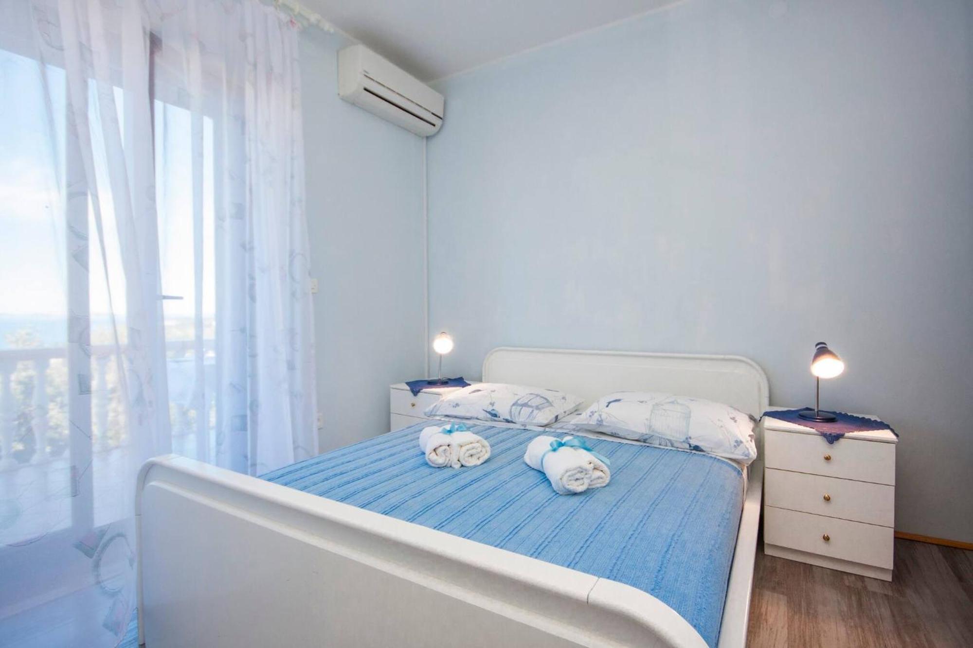 Family Apartments & Rooms Mikelin Primošten Εξωτερικό φωτογραφία