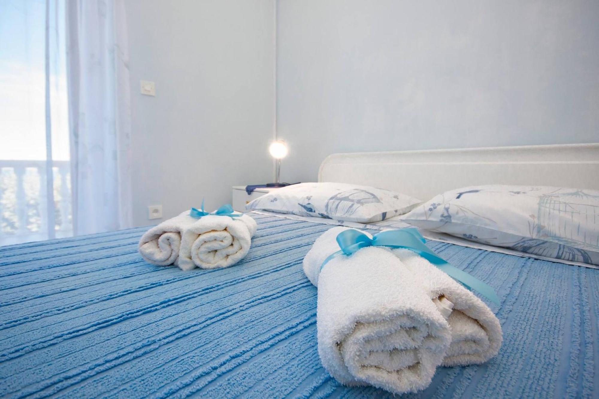 Family Apartments & Rooms Mikelin Primošten Εξωτερικό φωτογραφία