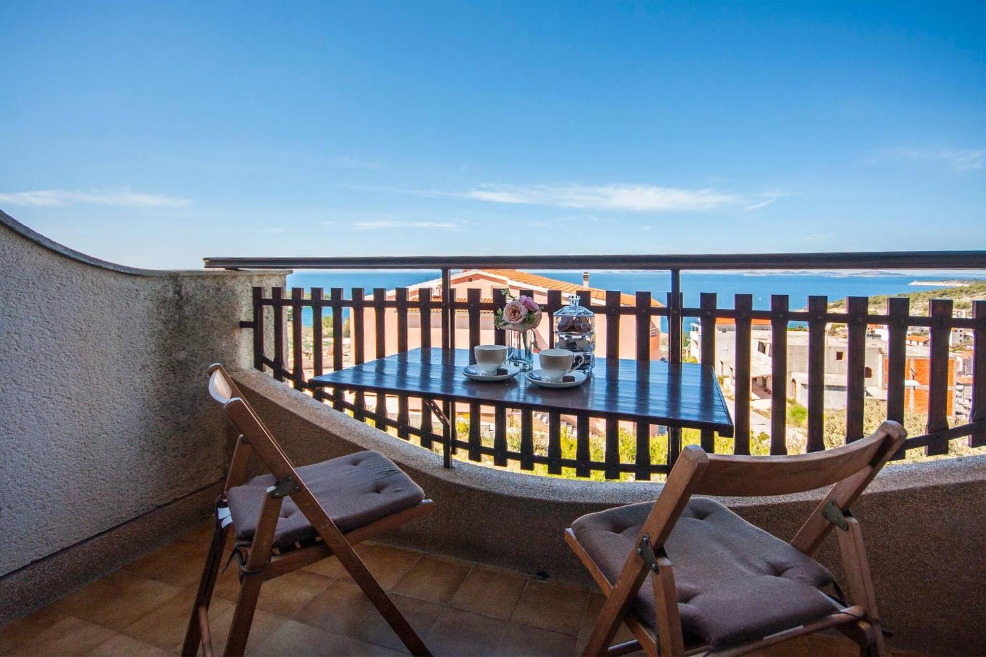 Family Apartments & Rooms Mikelin Primošten Εξωτερικό φωτογραφία