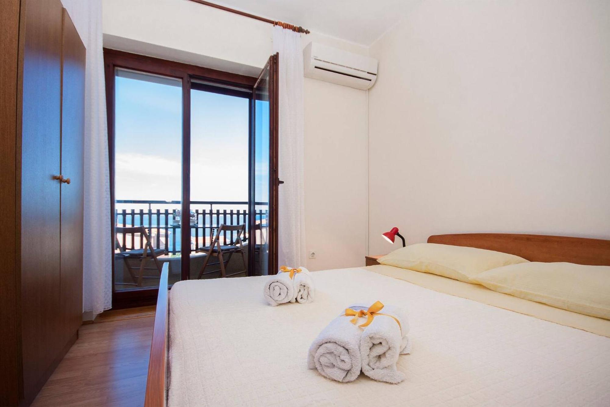Family Apartments & Rooms Mikelin Primošten Εξωτερικό φωτογραφία