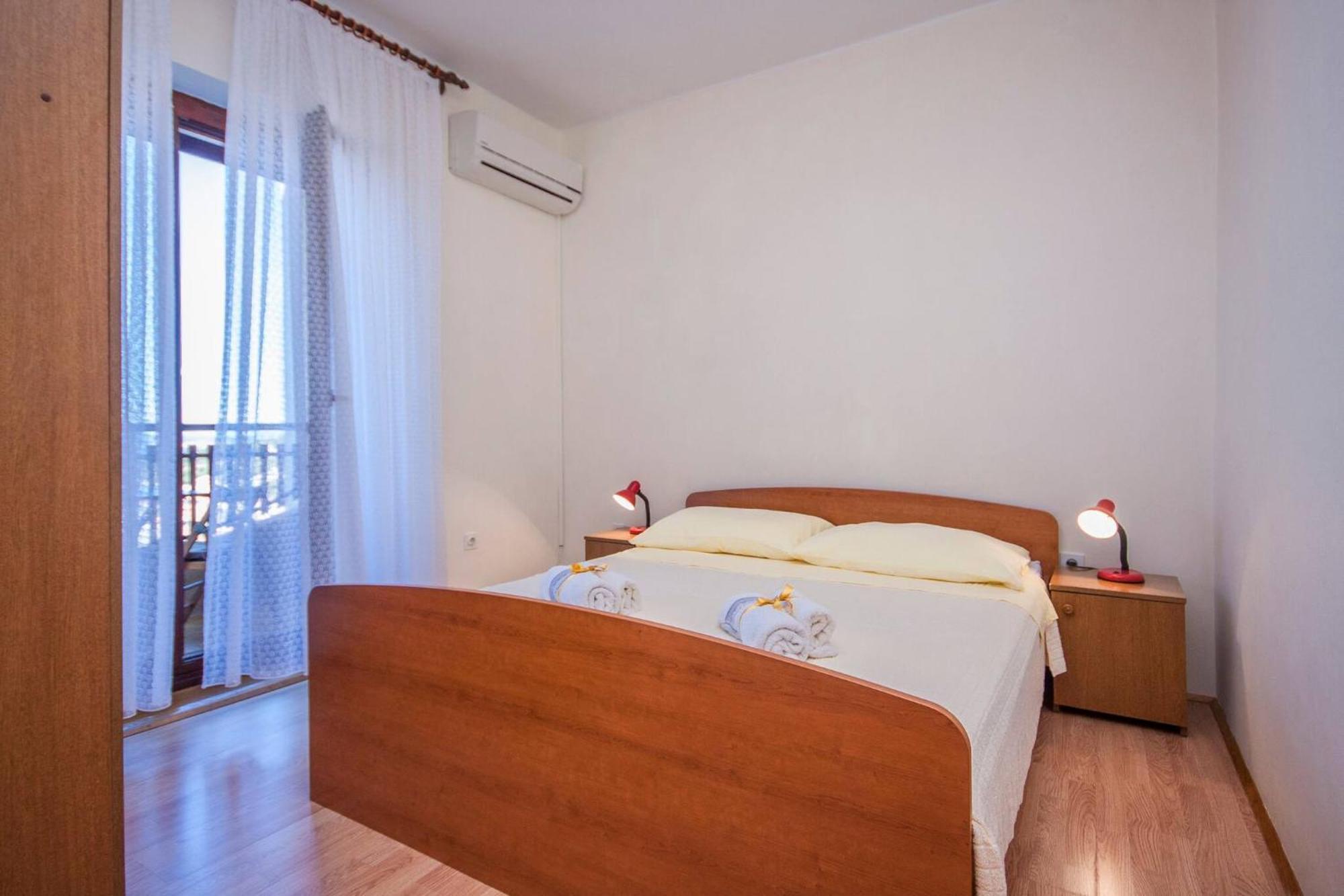 Family Apartments & Rooms Mikelin Primošten Εξωτερικό φωτογραφία