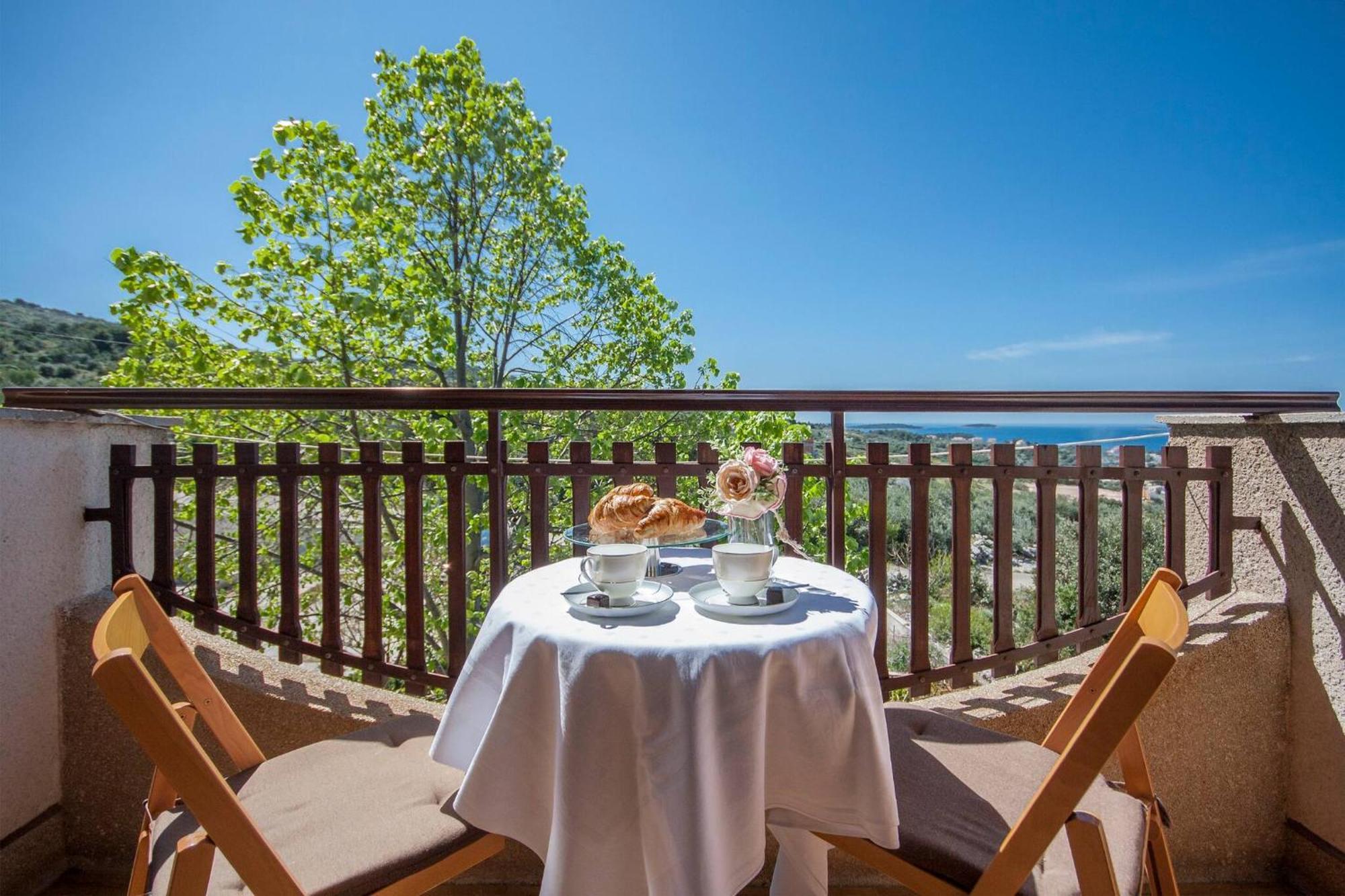 Family Apartments & Rooms Mikelin Primošten Εξωτερικό φωτογραφία